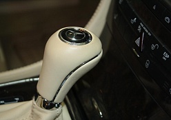 Перетяжка кожей ручки КПП Mercedes-Benz