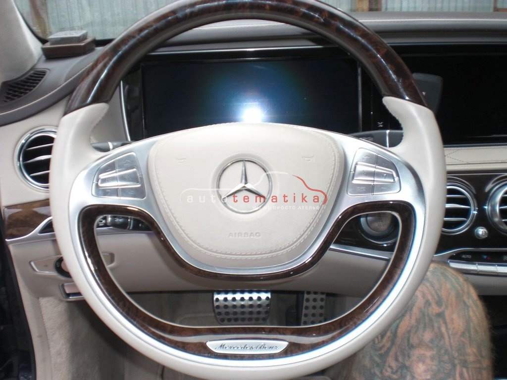 Ремонт и покраска кожи руля Mercedes-Benz
