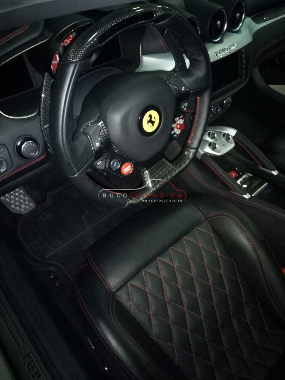 Перетяжка сидений авто Ferrari натуральной кожей